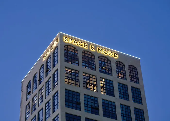 Space And Mood Hotel *